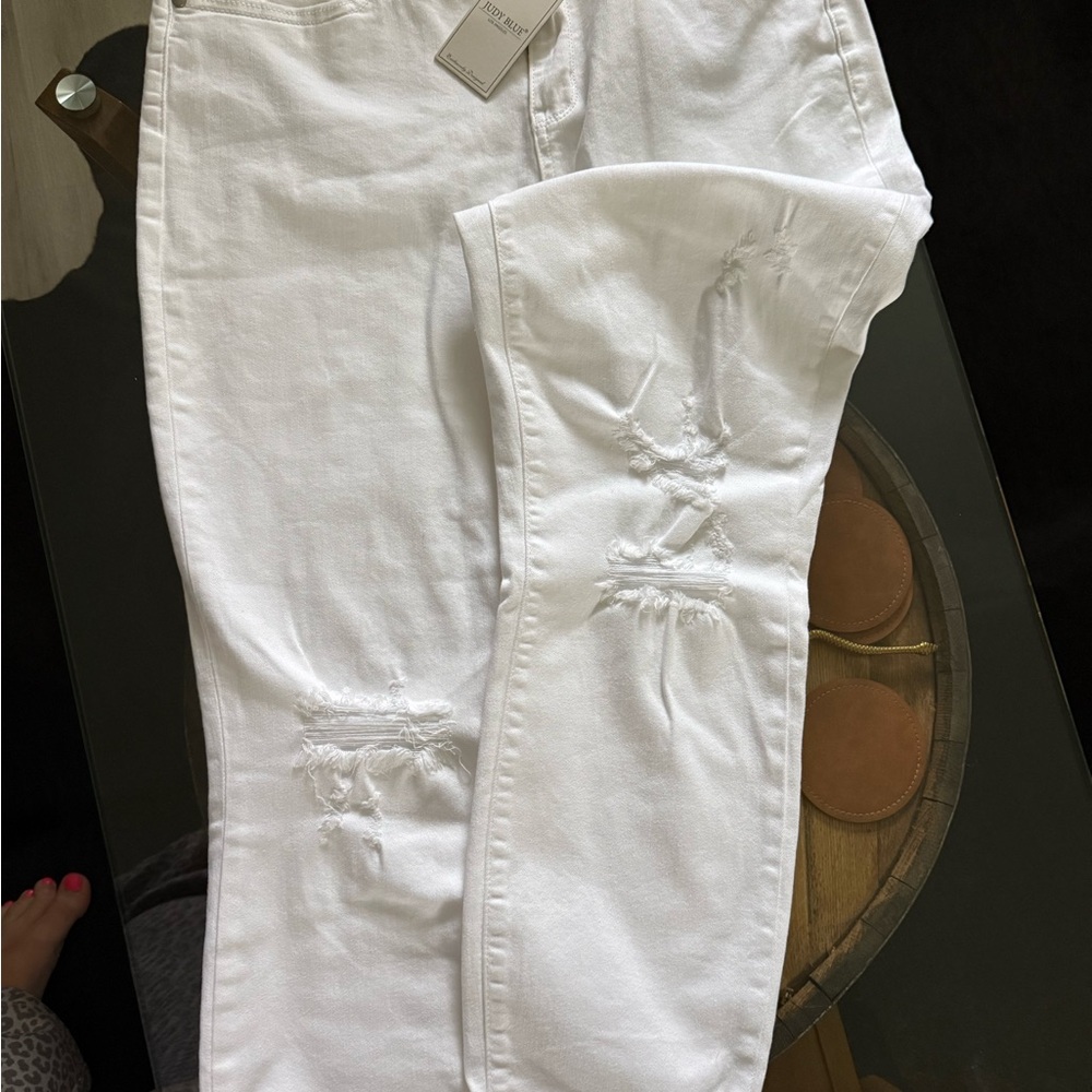 Judy Blue White Distressed Skinny Jeans